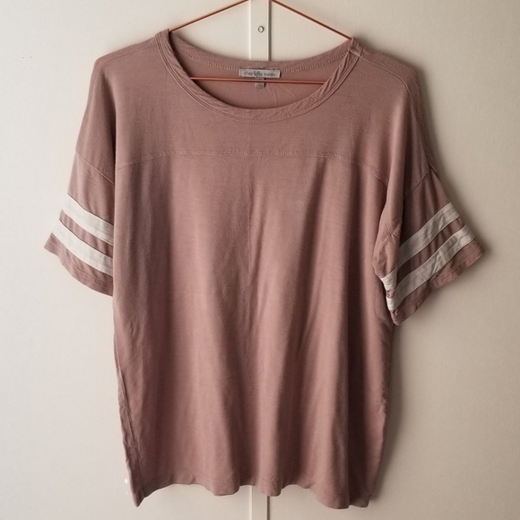 Charlotte Russe Casual Tee - Picture 2 of 5